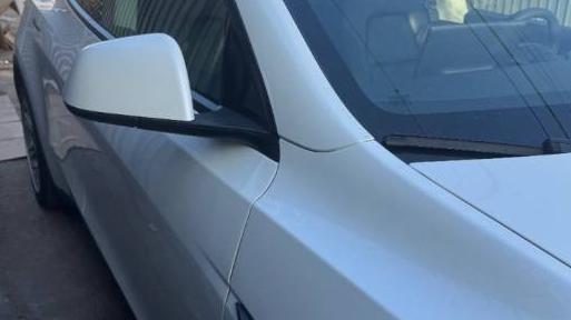 TESLA MODEL Y 2022 7SAYGDEEXNF370426 image